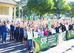 Parabéns ACIC 56 Anos e 1000 Associados 5 FOTO-pag--abraço-Fórum