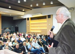 ACIC presta homenagem a José Eduardo Loureiro do Amaral, falecido na última quinta-feira (17), em Cianorte 3 DSC_0080