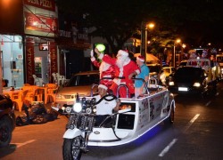 Papais Noéis da ACIC Fazem a Festa no Comércio em Desfile com Carros Temáticos e Moto Limousine! 10 WhatsApp Image 2018-12-20 at 10.09.20 (1)