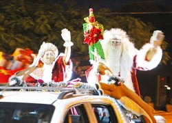 Papai Noel Chegou dando início a programação de Natal 3 FOTO 1 RETRO DEZEMBRO