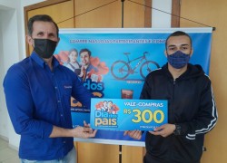 ACIC entregou prêmios da promoção Dia dos Pais 3 01 Evandro Gabriel da Silva Rodrigues