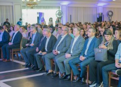 ACIC recebe Selo Ouro de Referência em Atendimento do Sebrae 19 inove-117