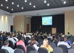 CONJOVE da ACIC Realizou Palestra com Israel Elias 15 DSC_0011