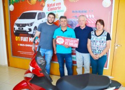 Acic entregou prêmios da promoção de Natal 25 Vendedor-Luiz-Carlos-Garcia-Loja-Zamber