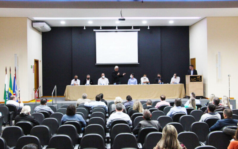Programa Paraná Produtivo reúne lideranças e discute desenvolvimento regional