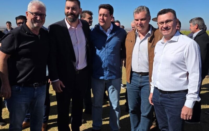 Inauguração da pavimentação da estrada Comissão 12